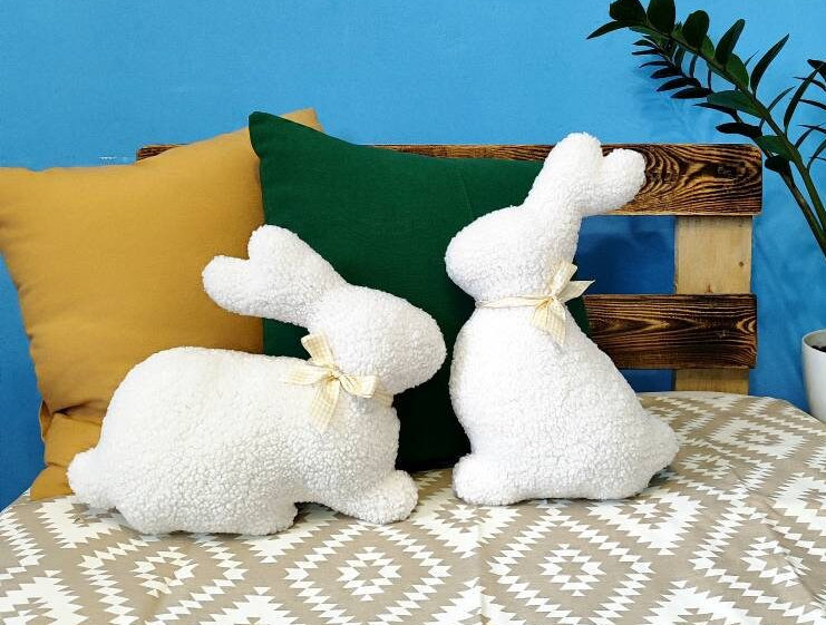 Cuscino Comfort Pelo Lungo Cuscino A Forma Di Dell'ago Del Cuore Fotografia Stock - Immagine Di Cuscino San Valentino