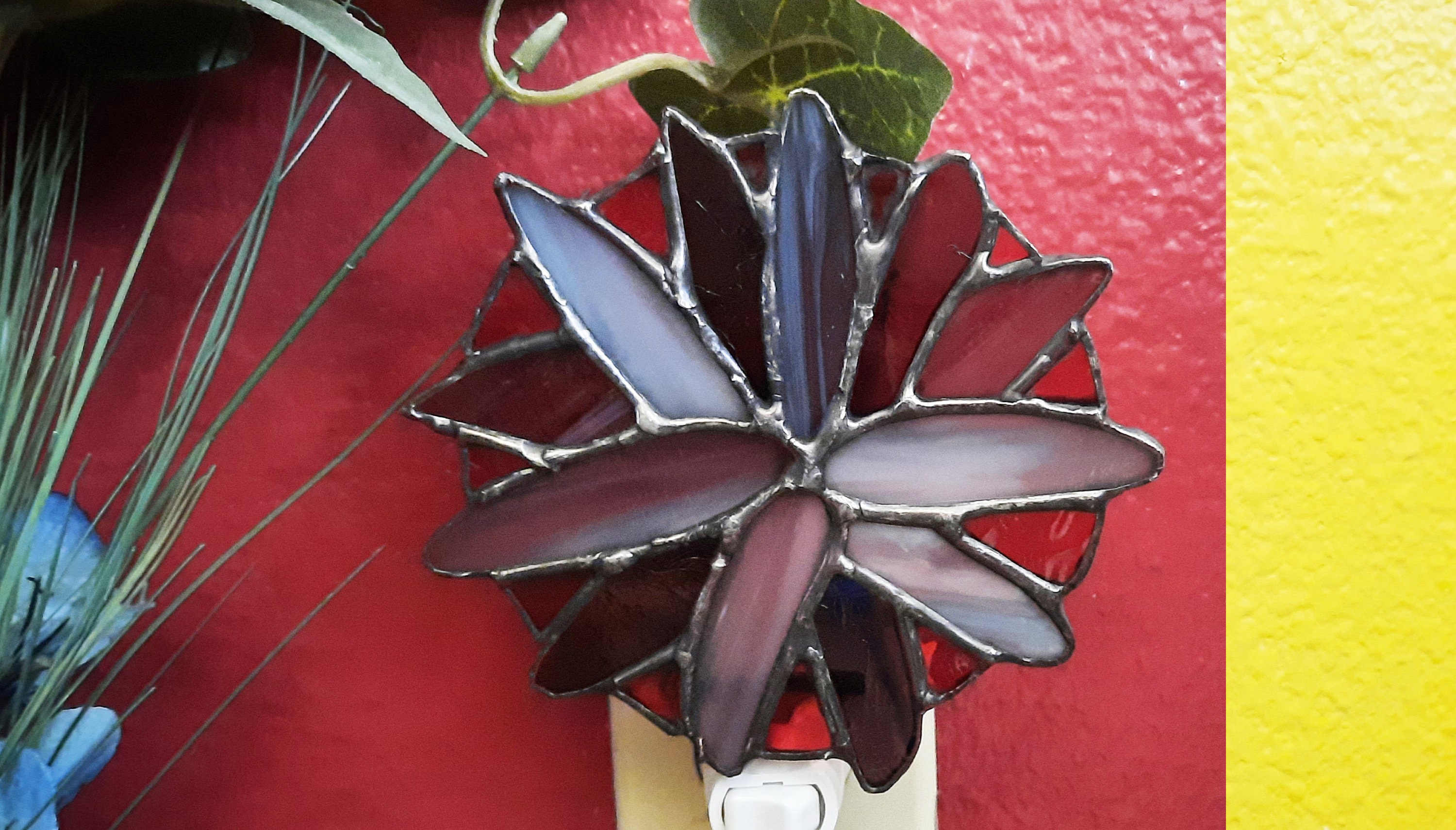 Custom Stained Glass Flower Night Light / Suncatcher Etsy