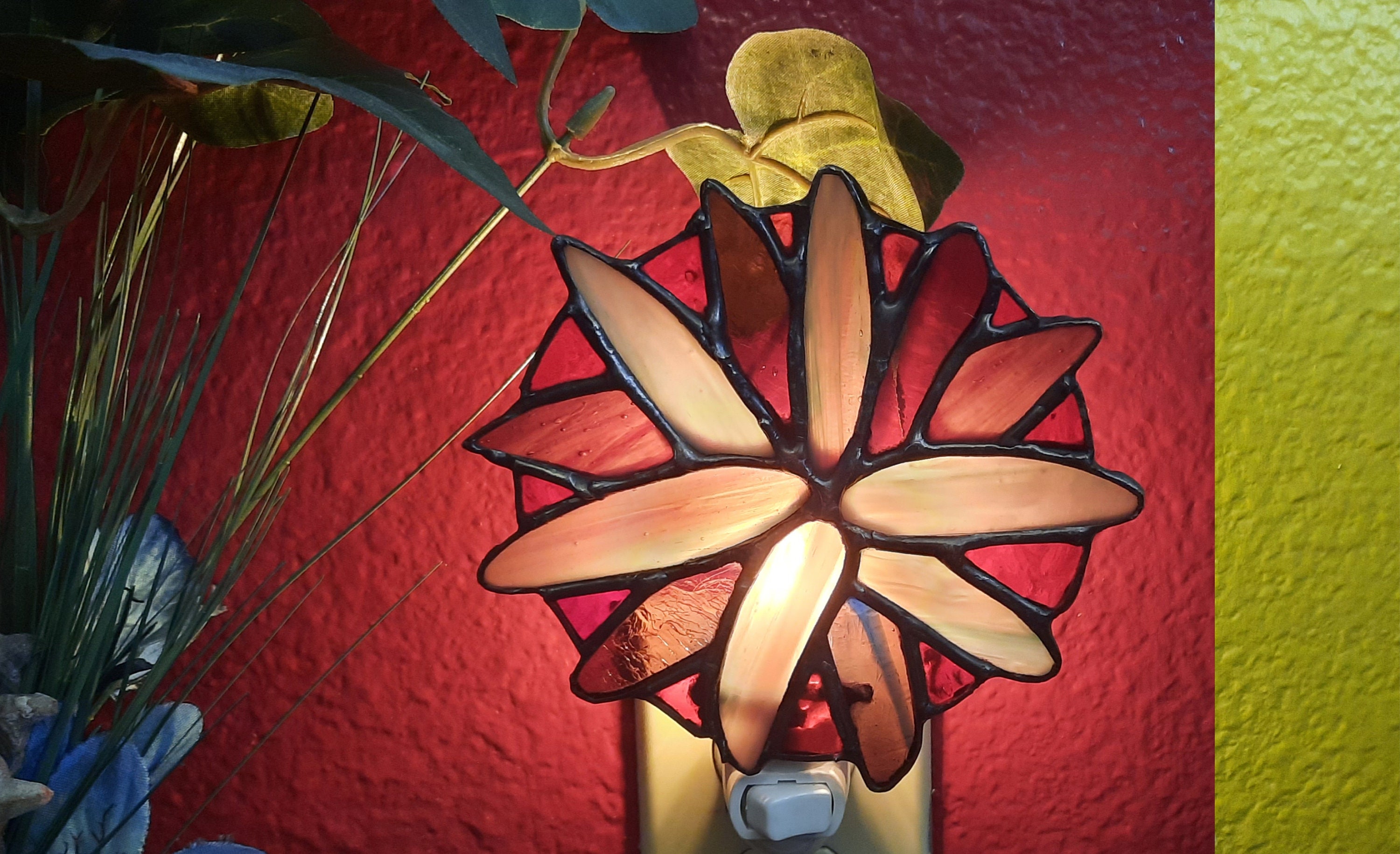 Custom Stained Glass Flower Night Light / Suncatcher Etsy