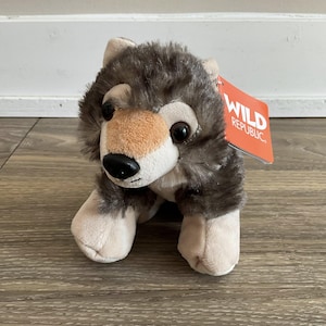 Wild Republic 6.5&quot; Wolf Plush ( small )
