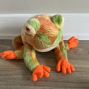 Vintage 2000 TY Beanie Buddy &#39;Prince&#39; the Frog Plush (13 inches)