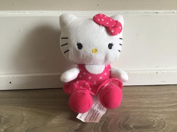 サンリオ ハローキティ ピンクのドレスを着たぬいぐるみ人形 サンリオ ハローキティ ピンクのドレスを着たぬいぐるみ人形