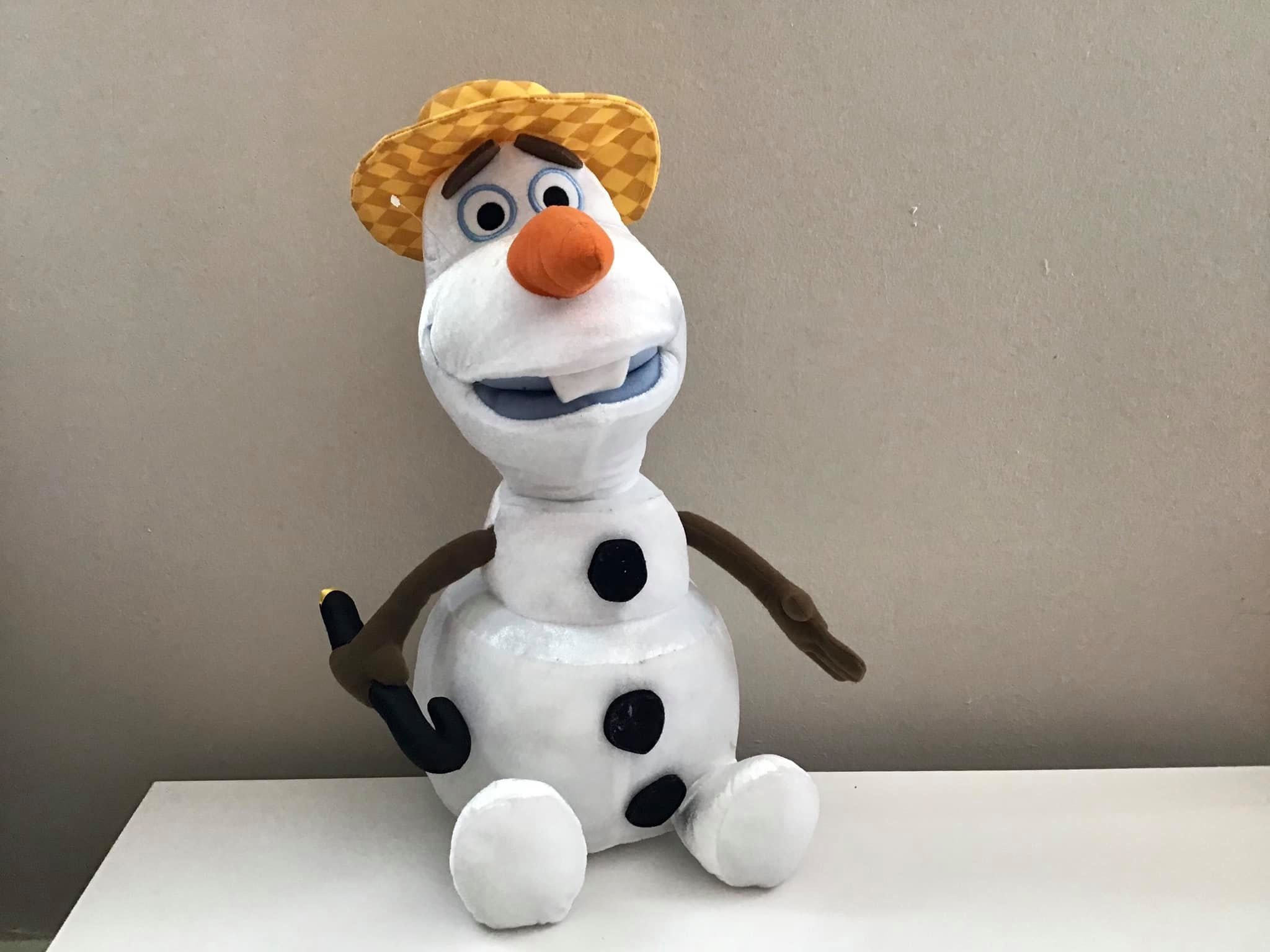 Olaf Frozen 10th Anniversary Plush Keychain