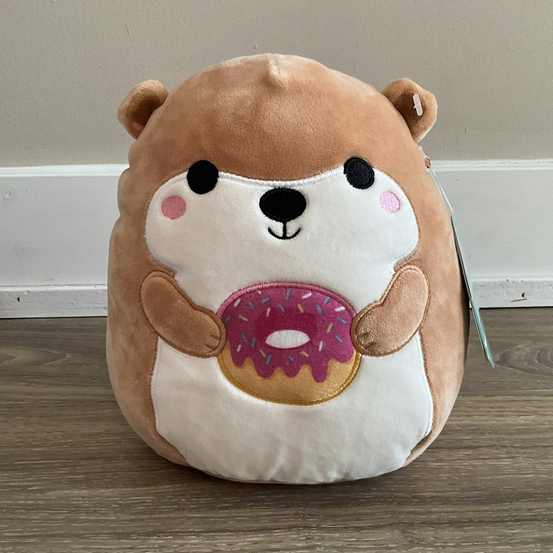 Squishmallow Ash the Otter With Donut 8