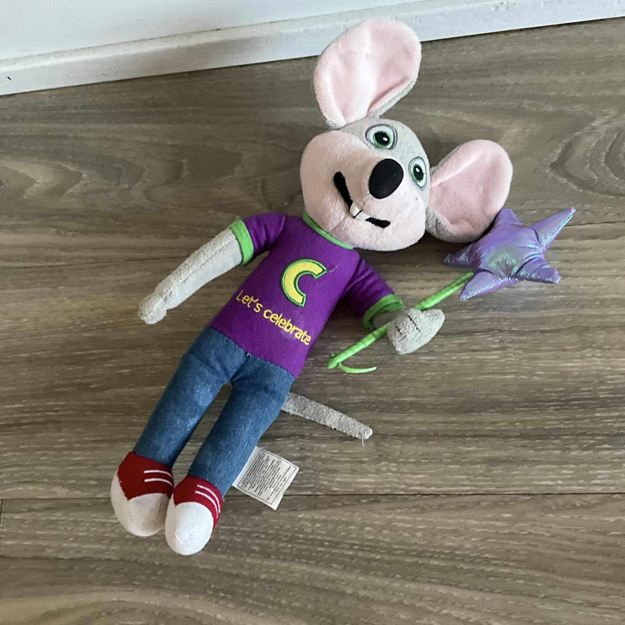 チャッキーチーズ グッズ セット売り Chuck E. Cheese Shop – Plushies, Toys, Memorabilia & More