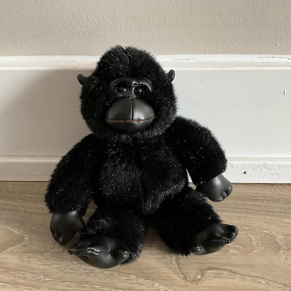 Peluche pequeño King Kong Black Gorilla de Gund Manos de vinilo