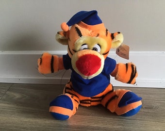 ディズニーストア くまのプーさん ティガー ぬいぐるみ 9インチ