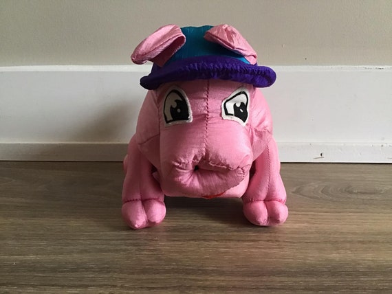 Vintage 1996 Hasbro 9 PINK PIG Motorized Soft Walking Toy 