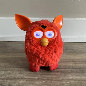 Vintage Furby Phoenix: Orange-Rotes Interaktives Spielzeug
