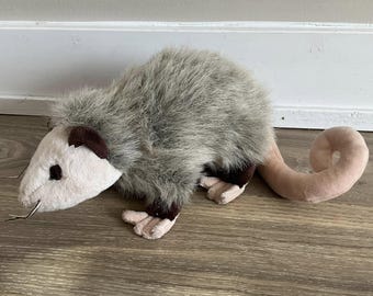 Ganz Webkinz Opossum Fluffy Stuffy Animal Possum Peluche Giocattolo Senza Codice 10"