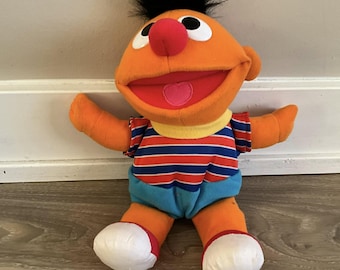 Peluche TYCO Tickle Me Ernie – Personnage Sesame Street, 1-2 Ans, Neuve En Boîte