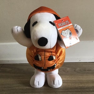 Halloween Peanuts Snoopy The Dog Musical "Bouncing Halloween" Song Plush  13.5"