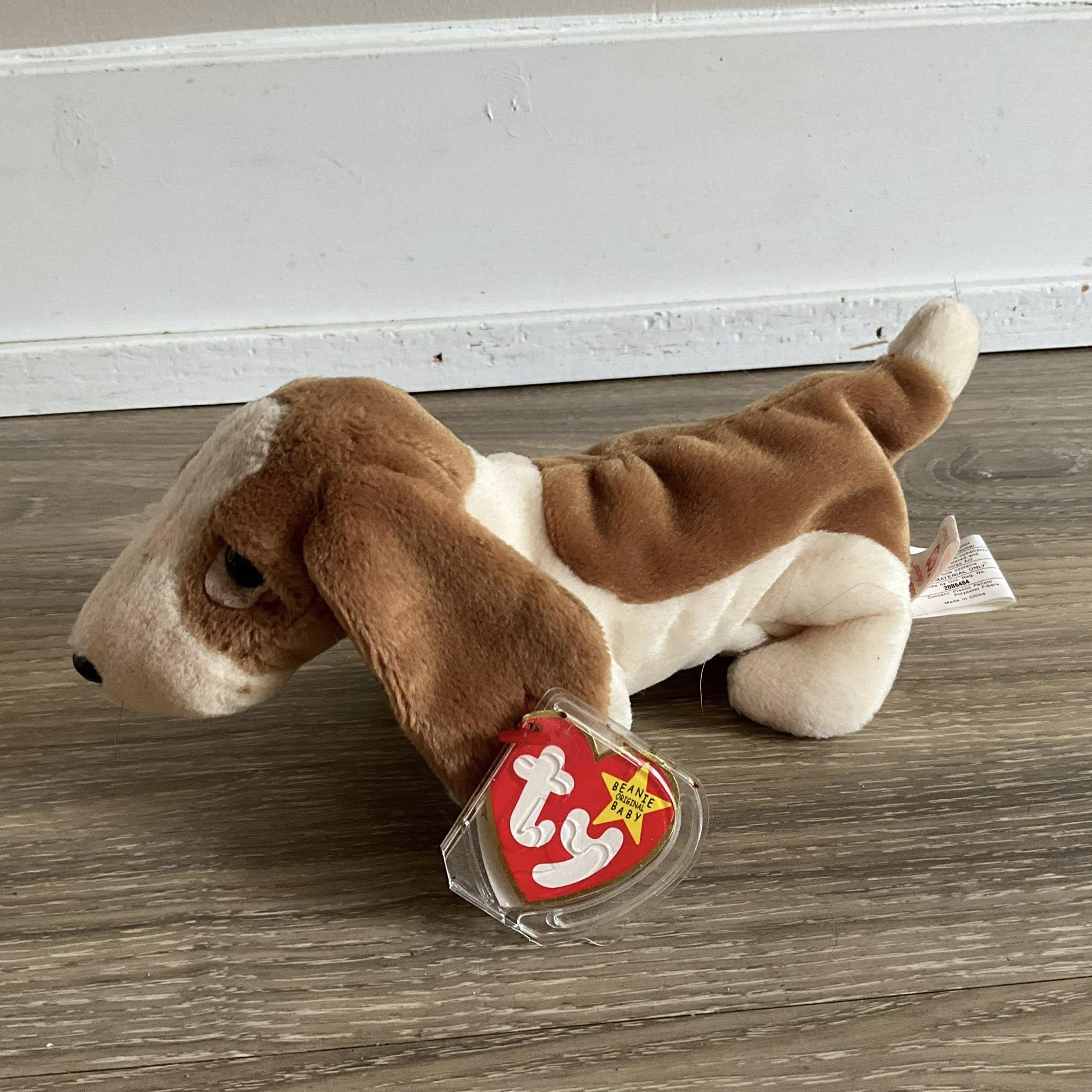 Ty Vintage Dog Tracker Beanie Baby Basset Hound Stuffed Plush Dog