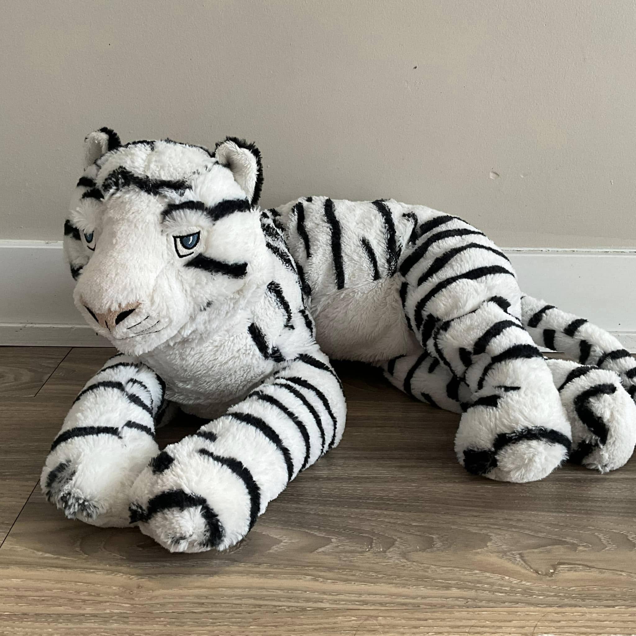 イケア オンスカッド ホワイト シベリア スノー タイガー 24 インチ