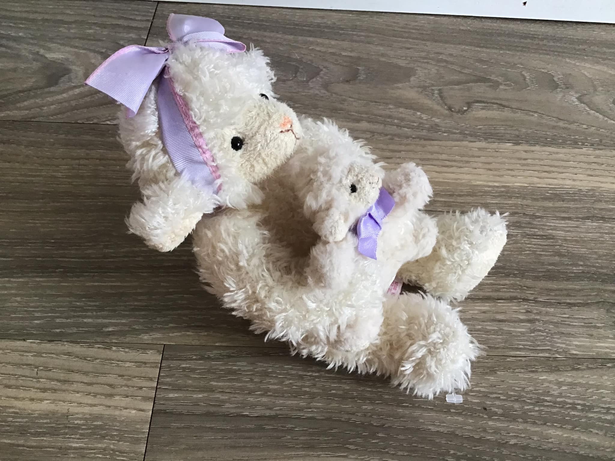 baby toysフリースマフラー　ファンシーアラモード Russ Berrie & Company Amram's Lambkins Mother Sheep With Baby Lamb