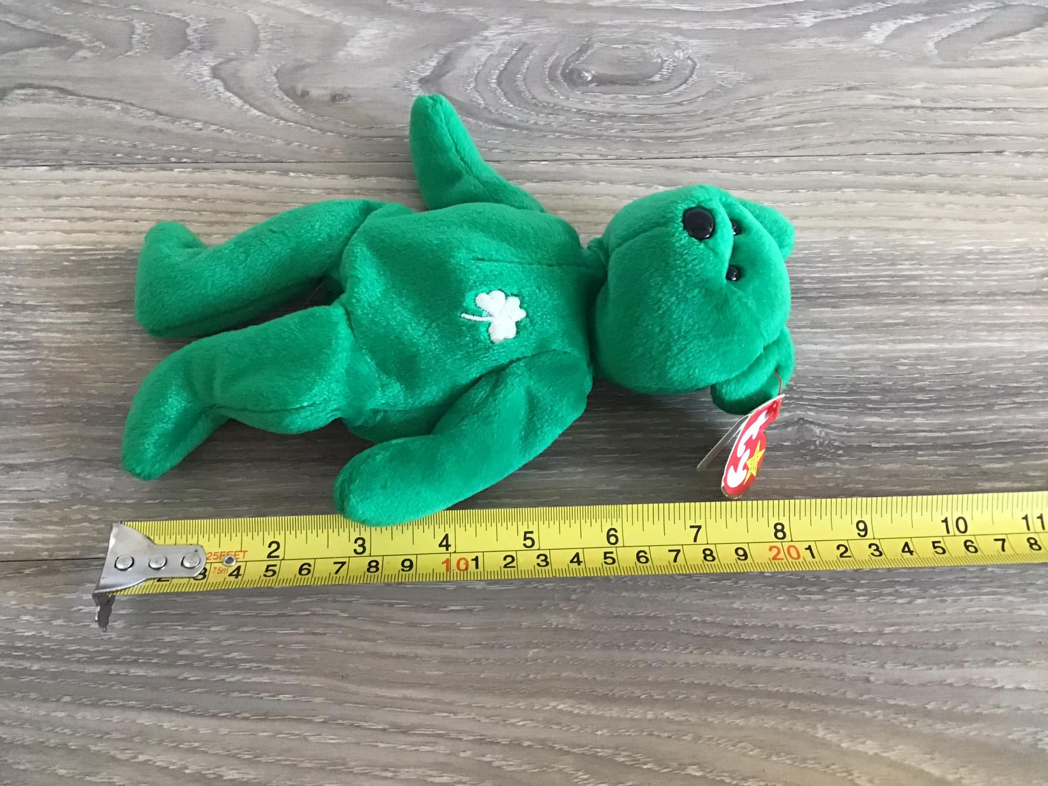 Ty ビーニーベイビー、緑のクマのエリン、希少な 1997 年製ぬいぐるみ