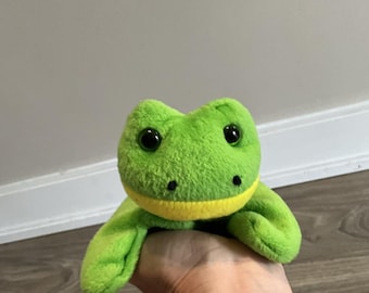 Peluche CAF rana verde 8"