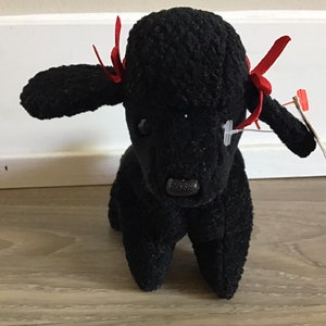 Ty &quot;GiGi&quot; 1997 o bebê poodle preto com gorro
