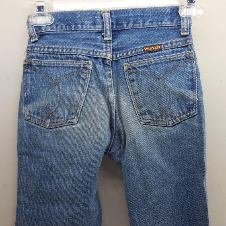 Vintage Wrangler Youth Jeans 10 Regular Tillverkade i USA Blå Thrashed 22x23 595BSWR bild 4