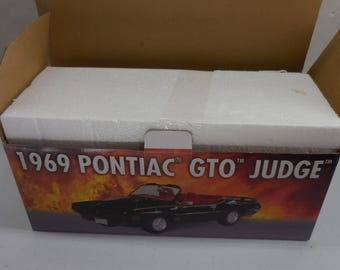 2006 Jim Beam IAJBBSC 1969 Pontiac GTO Judge Blue Convertible Decanter 56/250