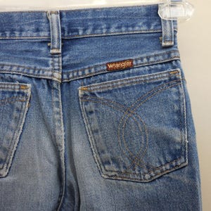 Vintage Wrangler Youth Jeans 10 Regular Tillverkade i USA Blå Thrashed 22x23 595BSWR bild 1
