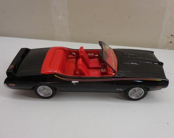 Jim Beam IAJBBSC 2006 1969 Pontiac GTO Judge Convertible Decantador de cerámica negro