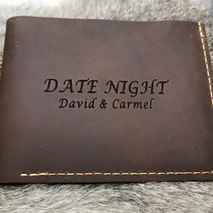 FECHA NOCHE WALLET, Cartera de cuero triple, Cartera para hombre, Regalo para novio, Cartera para marido, Regalo de padre, Regalo de Navidad, Regalo de cumpleaños