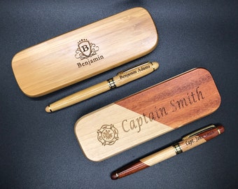 Ensemble de stylos en bois, ensemble de stylos monogrammés, étui à stylos gravé, ensemble de stylos personnalisés, stylo en bois monogrammé, porte-stylo de bureau, cadeaux du PDG, cadeau du patron