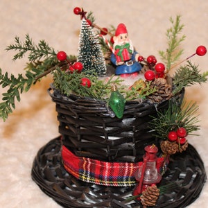 Merry Christmas Diorama in a top hat