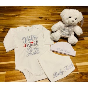 4 Piece Personalised / New Born Gift / Personalised Baby Clothes / Custom Baby clothing / Baby Shower Gift / Babygrow / Hat / Bib / New Baby