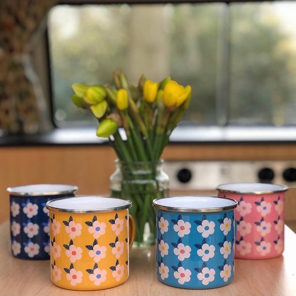 Campervan Geschenkidee - Einzigartige hübsche Becher-Set Bunte Retro Floral Qualität Emaille-Tassen Passende Artikel erhältlich - Camper - Glamping - Style