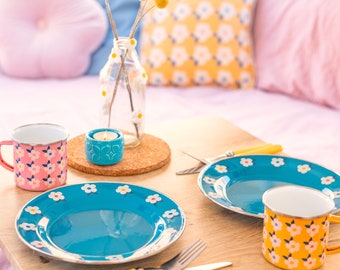 Retro Floral Daisy Enamel Plates Blue | Durable | Outdoor Dining | Alfresco | Nostalgic