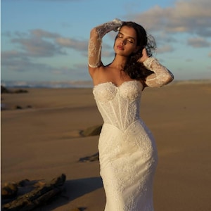 Lace Mermaid Wedding Dress with Detachable Sleeves – Elegant Bridal Gown for Beach Wedding