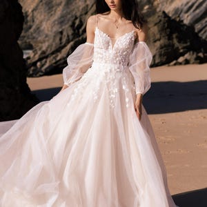 Romantic Beach Wedding Dress with Puffy Tulle Sleeves, Boho A-Line Bridal Gown with 3D Floral Appliqué, Spaghetti Straps Tulle Dress