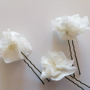 Pic à cheveux avec hortensia stabilisé fleurs séchées et stabilisées pour mariage Blanc