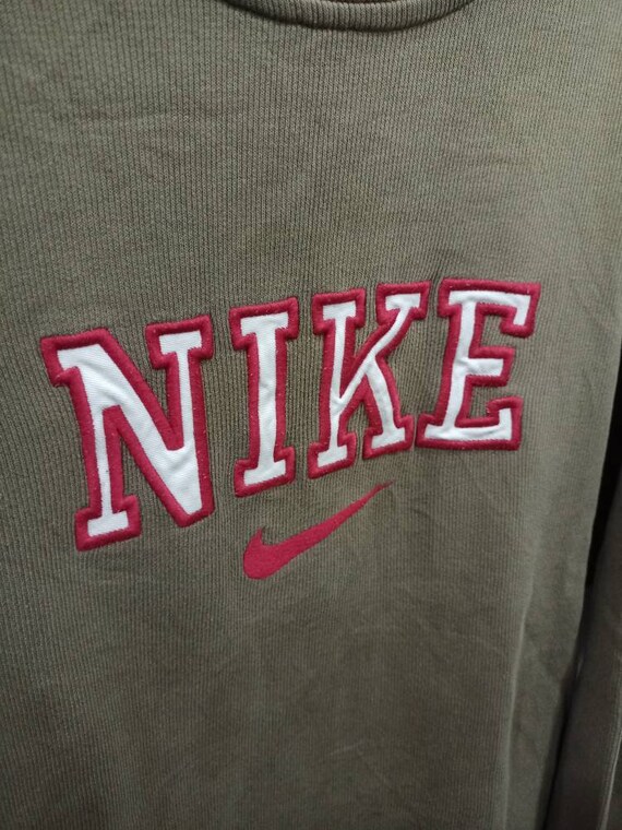 Sale...Nike Sweatshirt (SW19)