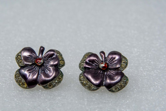 Vintage Clip On Earrings - Circa 1960 - Four Peda… - image 1