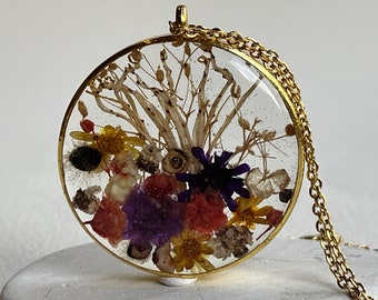 本物のドライフラワー樹脂ペンダントネックレス：手作りの花のジュエリー