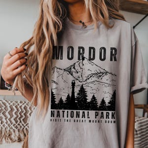 Colores cómodos / Camiseta Visita el Monte del Destino