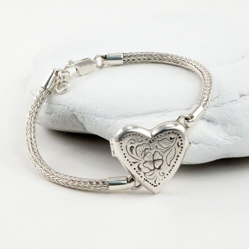 NEW ARRIVAL - Sterling shops Silver Heart Locket Bracelet