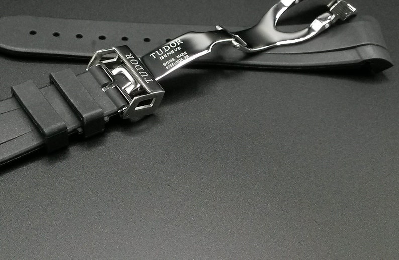 Bracelet de montre Tudor 20 mm 22 mm incurvé noir en caoutchouc incurvé noir avec boucle déployante déployante en acier inoxydable image 9