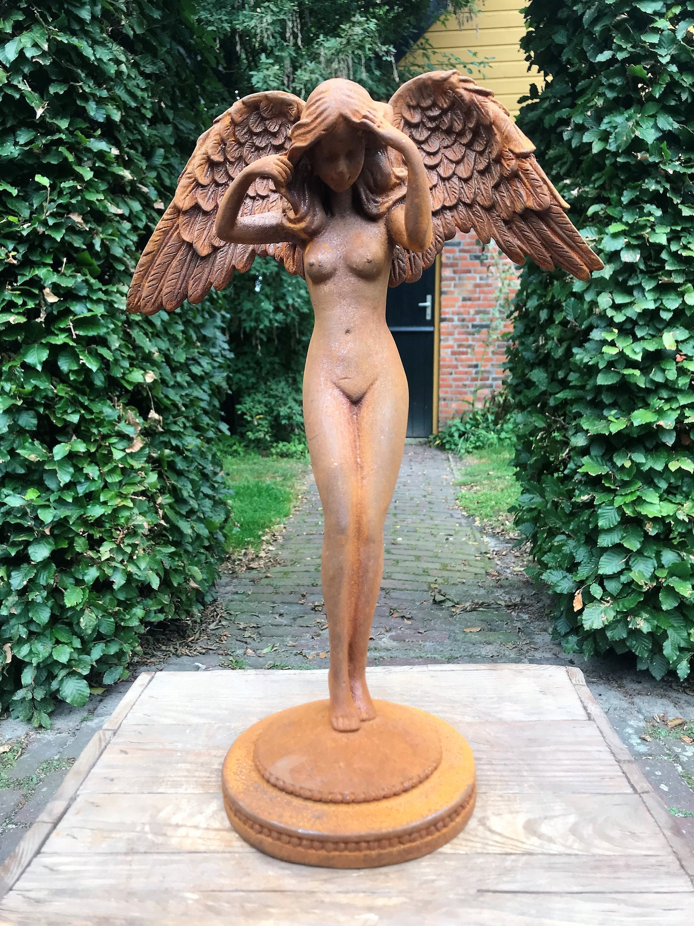 Women's body  Sculpture art, Sculpture, Angel sculpture