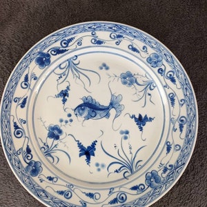 Beautiful old Chinese dish