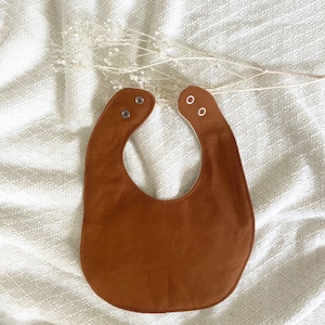 Classic linen baby bib gender neutral, reversable baby bib, bib gift for baby girl, adjustable baby bib gift for baby boy