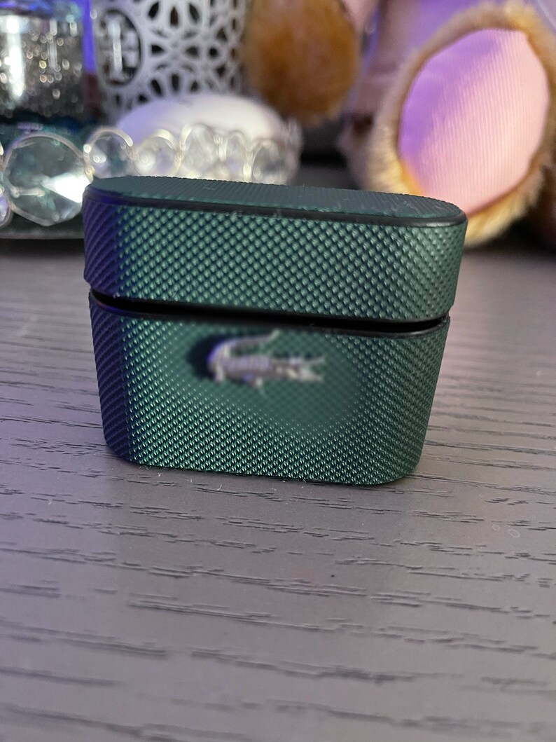 Alligator green leather AirPod pro case