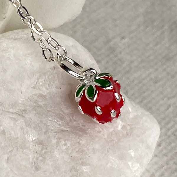 925 Sterling Silver Solid Cute 3D Strawberry Jewellery Pendant Necklace link Chain Uk, ideal as gift or just for you