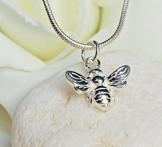 Sterling silver bumble bee | Silver Nutshell Jewellery