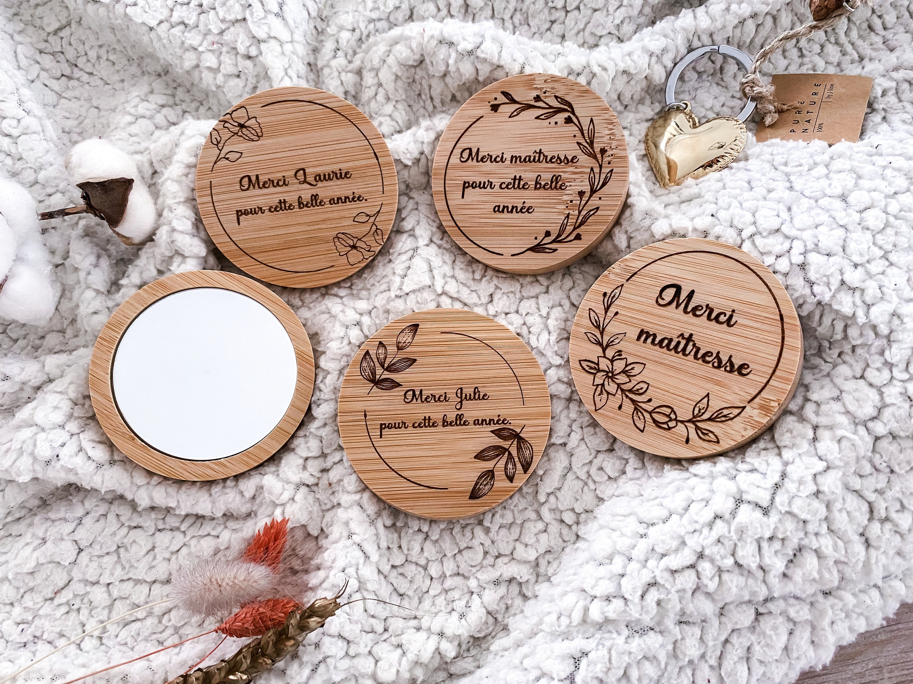 Personalized pocket mirror, mistress gift, bridesmaid gift, personalized mirror, guest gift, nanny gift, wedding