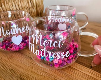 Tasse maitresse, cadeau maitresse, cadeau nounou, cadeau marraine, cadeau personnalise, tasse fleurs séchées, mug maitresse, mamie, cadeau