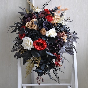 Black red bridal bouquet, Gothic black bouquet, Fall wedding